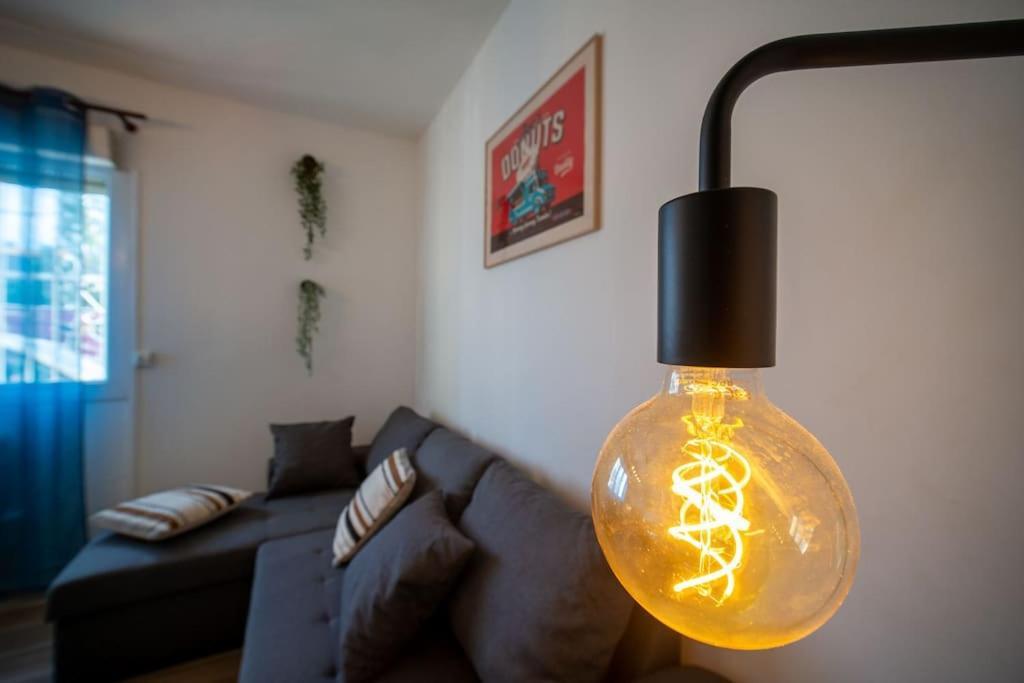 Fully Equiped Wifi Apartment Sleeps 6 Marseilles Exterior foto